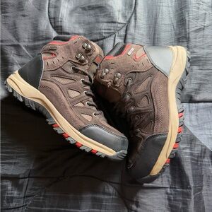 Denali Men's Brown Hiking Boots